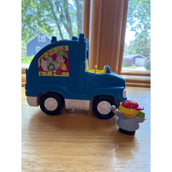 Fisher-Price Little People Recycling Truck & Figure - Picture 5 of 7